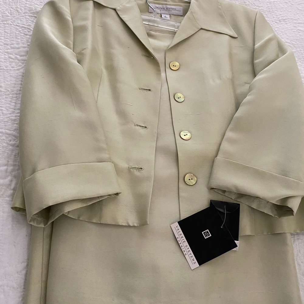 Valerie Stevens light green evening suite. Size 10. New with tags.